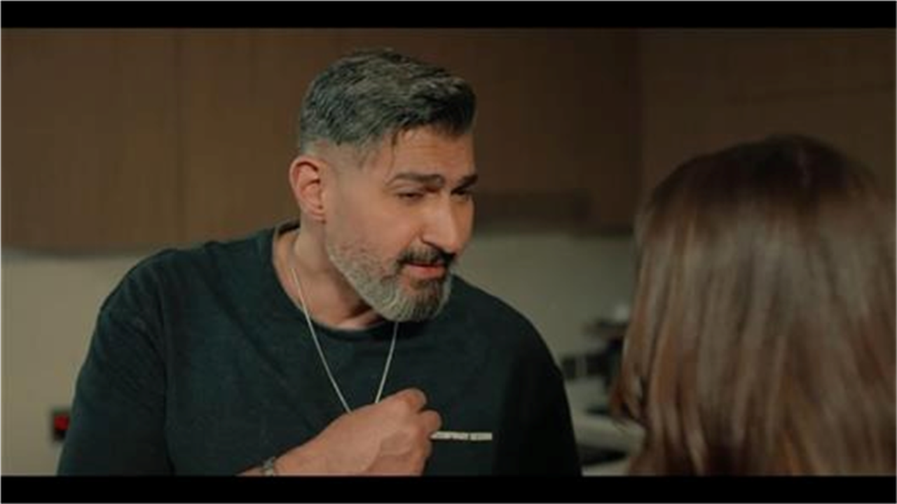 القنوات الناقلة ومواعيد عرض مسلسل كلهم بيحبوا مودي في سباق رمضان ٢٠٢٦